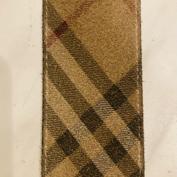 Burberry Suede Classic Plaid Print Wide Double-Ring Belt - Picture 6 of 8